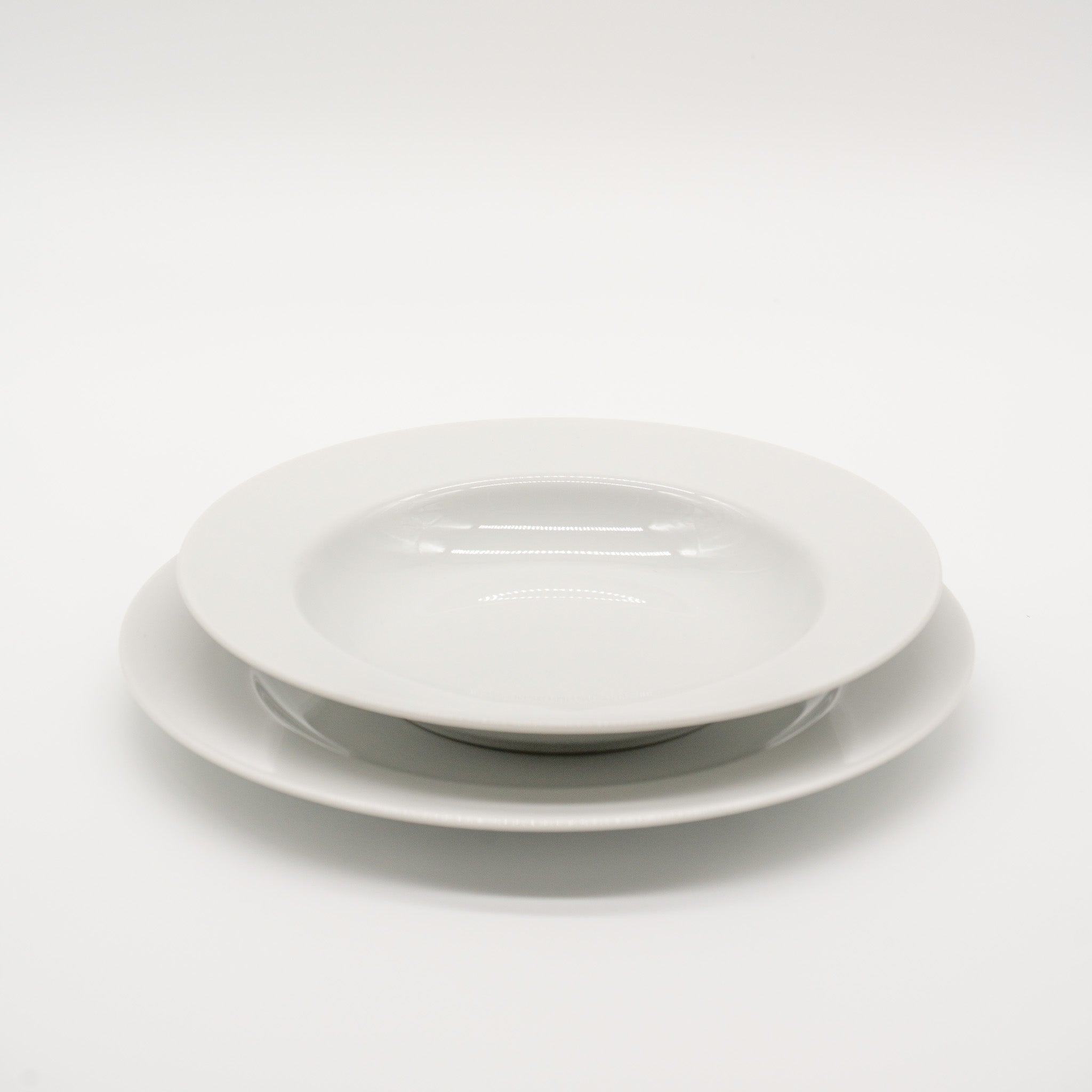 Speise- und Suppenteller inkl. Besteck